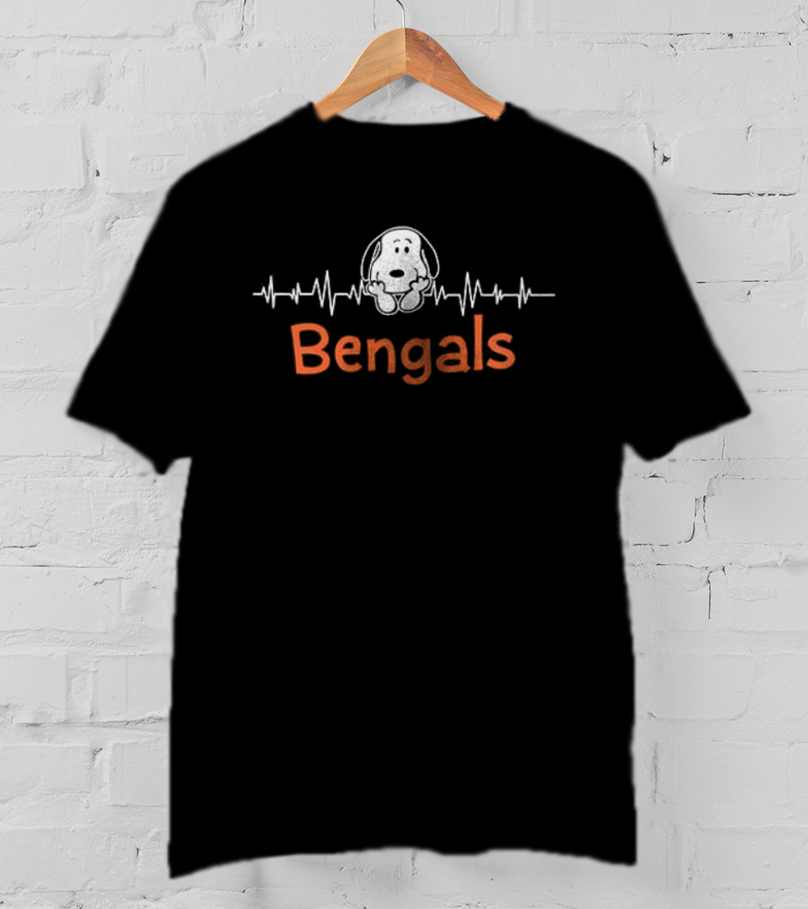 Cincinnati Bengals Peanuts Snoopy Nurse Heartbeat Bengals T-Shirt