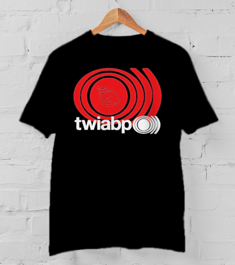 Twiabp Sunn Rip Cat In Red Concentric Circle T-Shirt