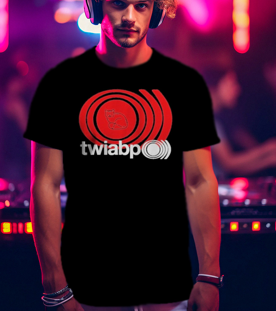 Twiabp Sunn Rip Cat In Red Concentric Circle T-Shirt