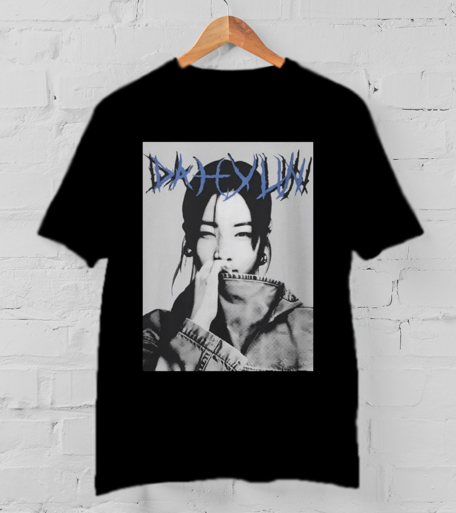 DAHYUN Photo Blue Text Style Black And White Image T-Shirt