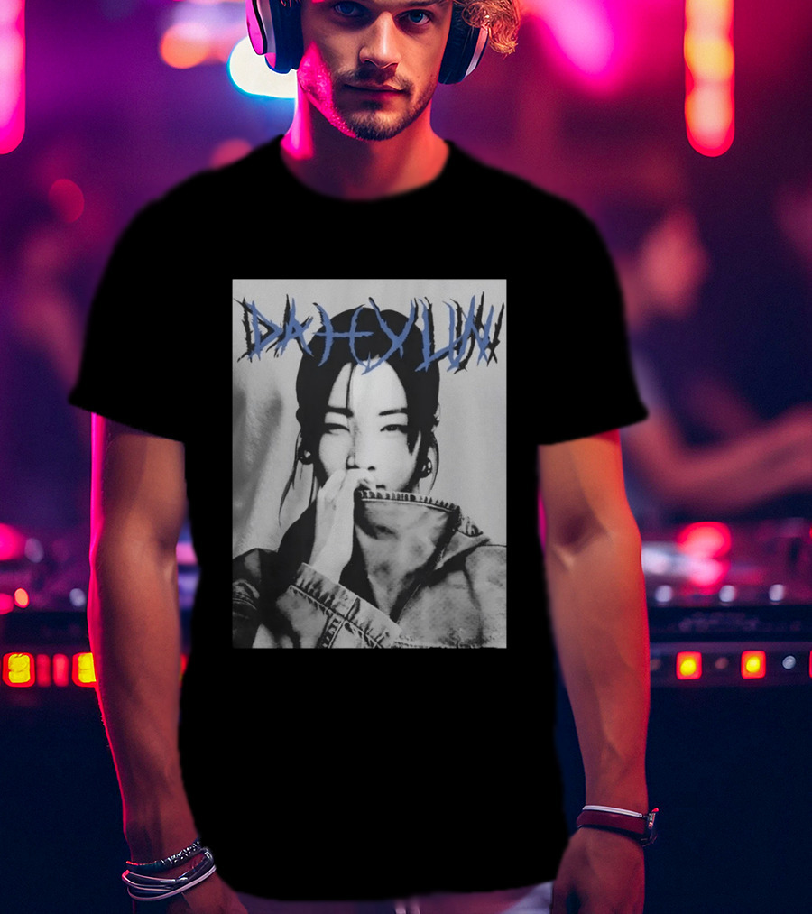 DAHYUN Photo Blue Text Style Black And White Image T-Shirt