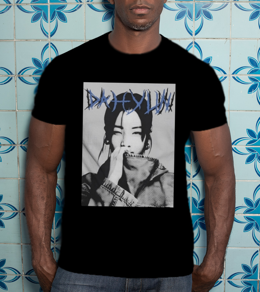 DAHYUN Photo Blue Text Style Black And White Image T-Shirt