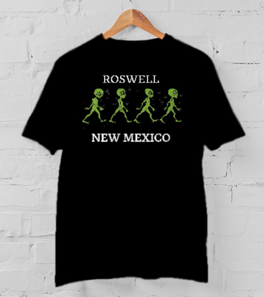 Roswell New Mexico Alien Walking Green Figures T-Shirt