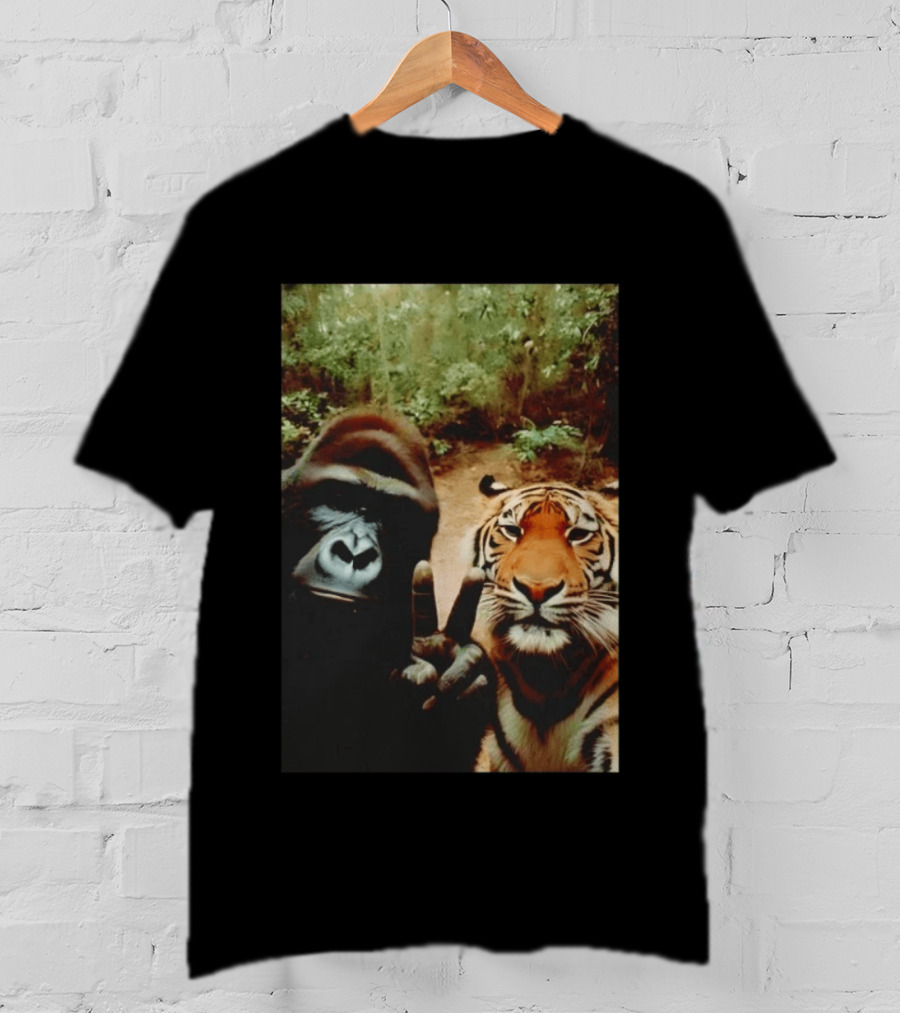 Gorilla And Tiger Peace Selfie Hi T-Shirt