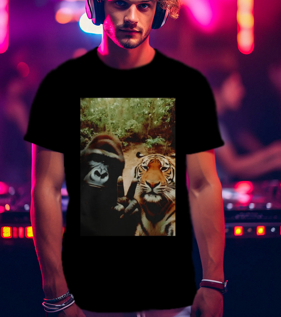 Gorilla And Tiger Peace Selfie Hi T-Shirt