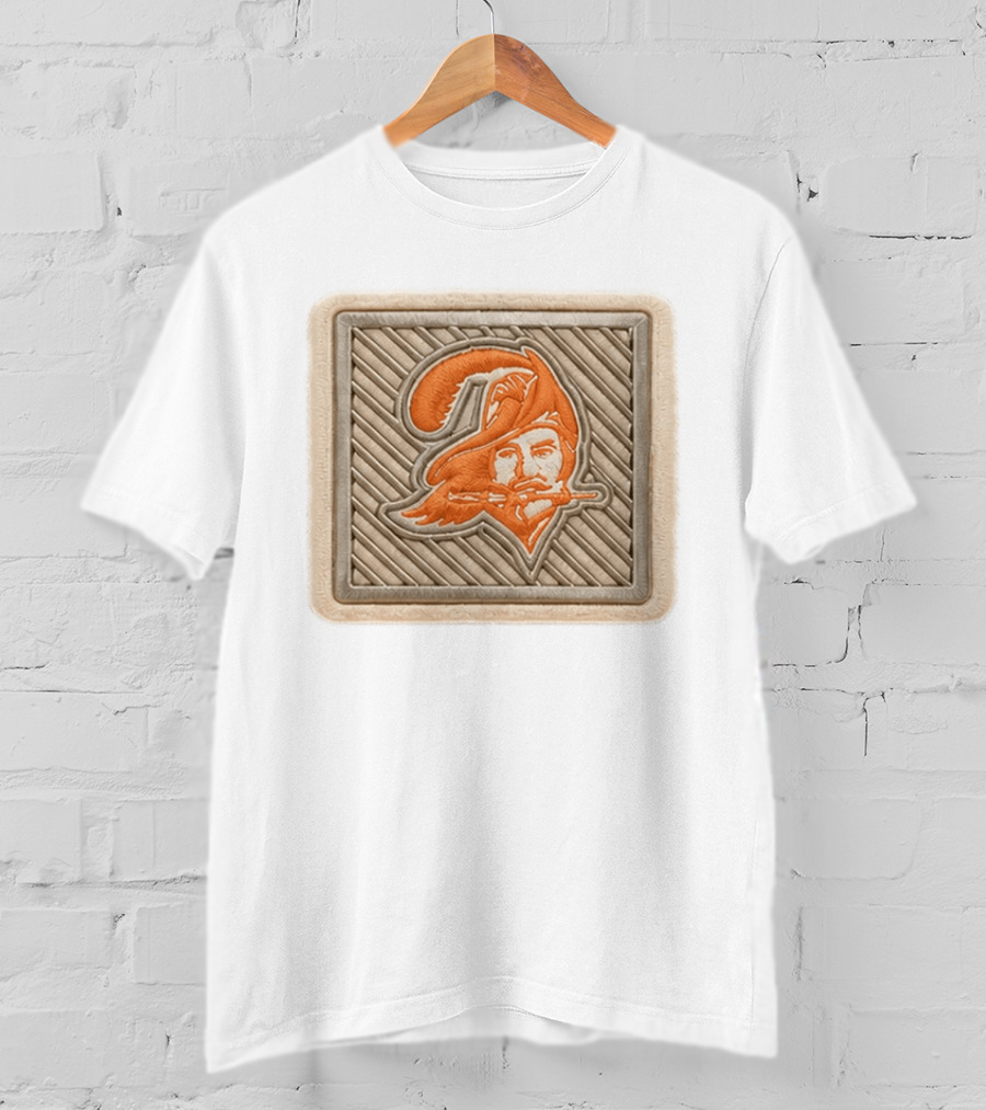 TB Buccaneers 2026 Training Camp Hat Retro Pirate Patch T-Shirt