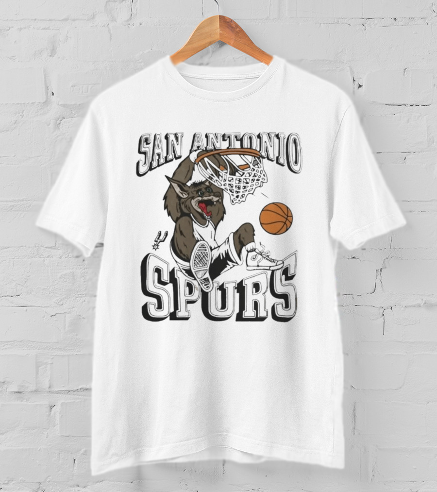 San Antonio Spurs Basketball Dunking T-Shirt