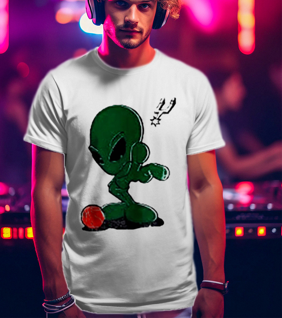 San Antonio Spurs Alien Basketball Dribble T-Shirt