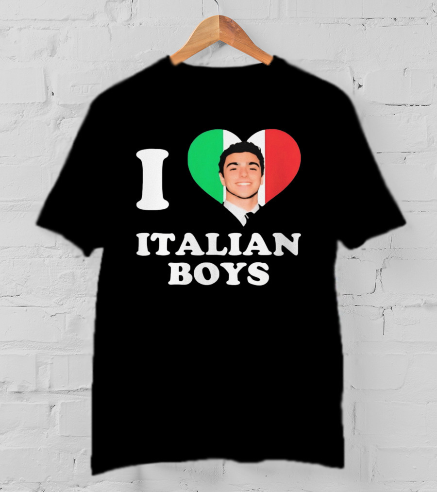 I Love Italian Boys Luigi Mangione Heart Flag T-Shirt