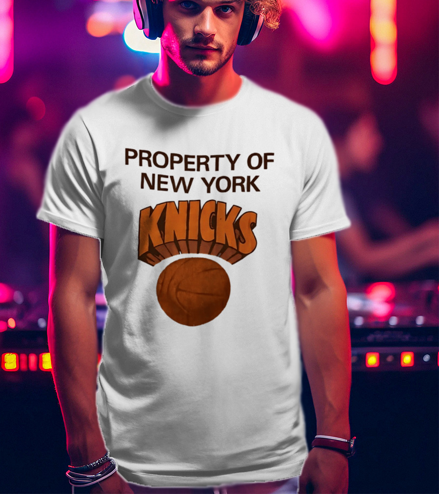 New York Knicks Basketball Property T-Shirt