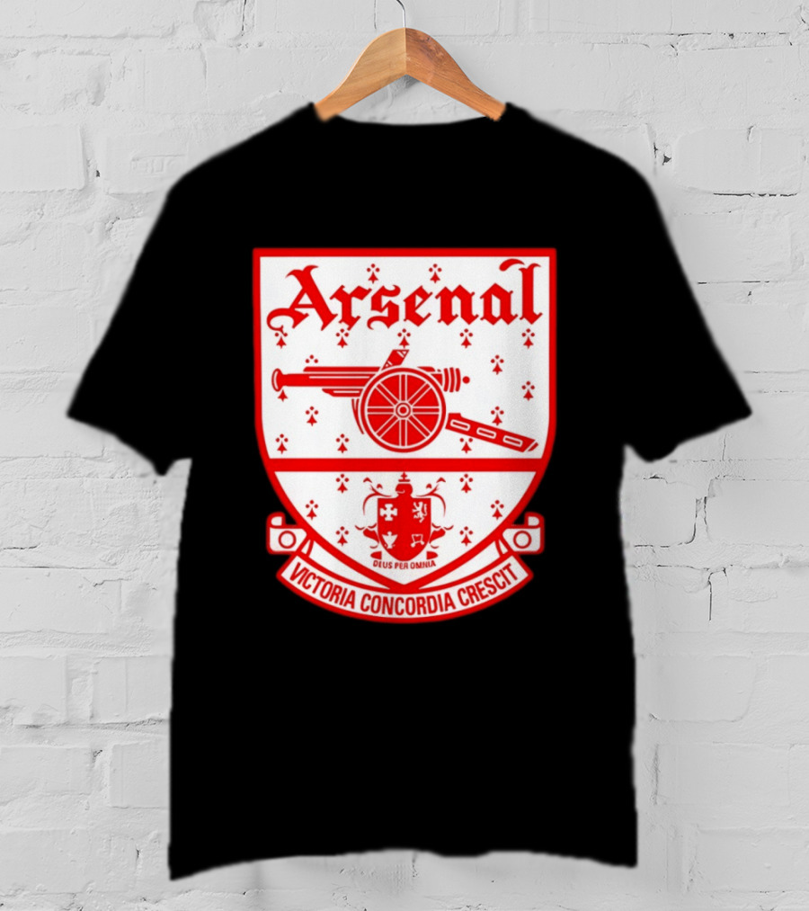 Arsenal FC Crest Deus Per Omnia Victoria Concordia Crescit T-Shirt