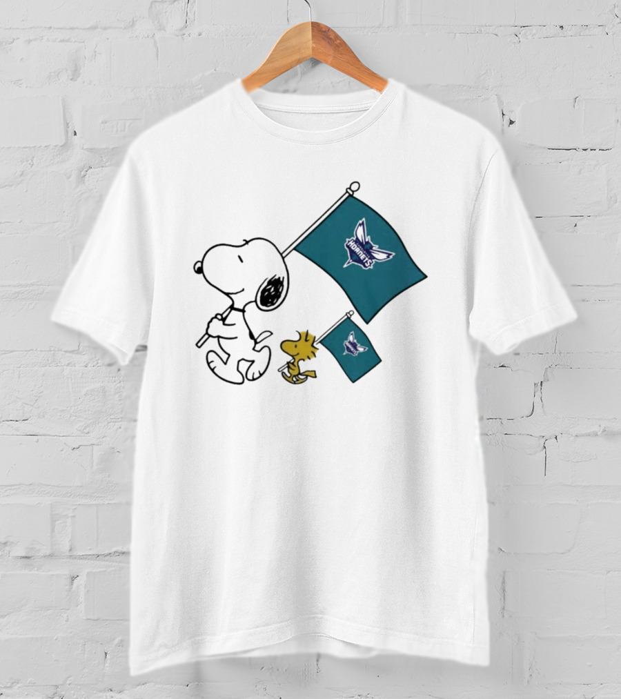 Snoopy And Woodstock Charlotte Hornets Flag Display T-Shirt