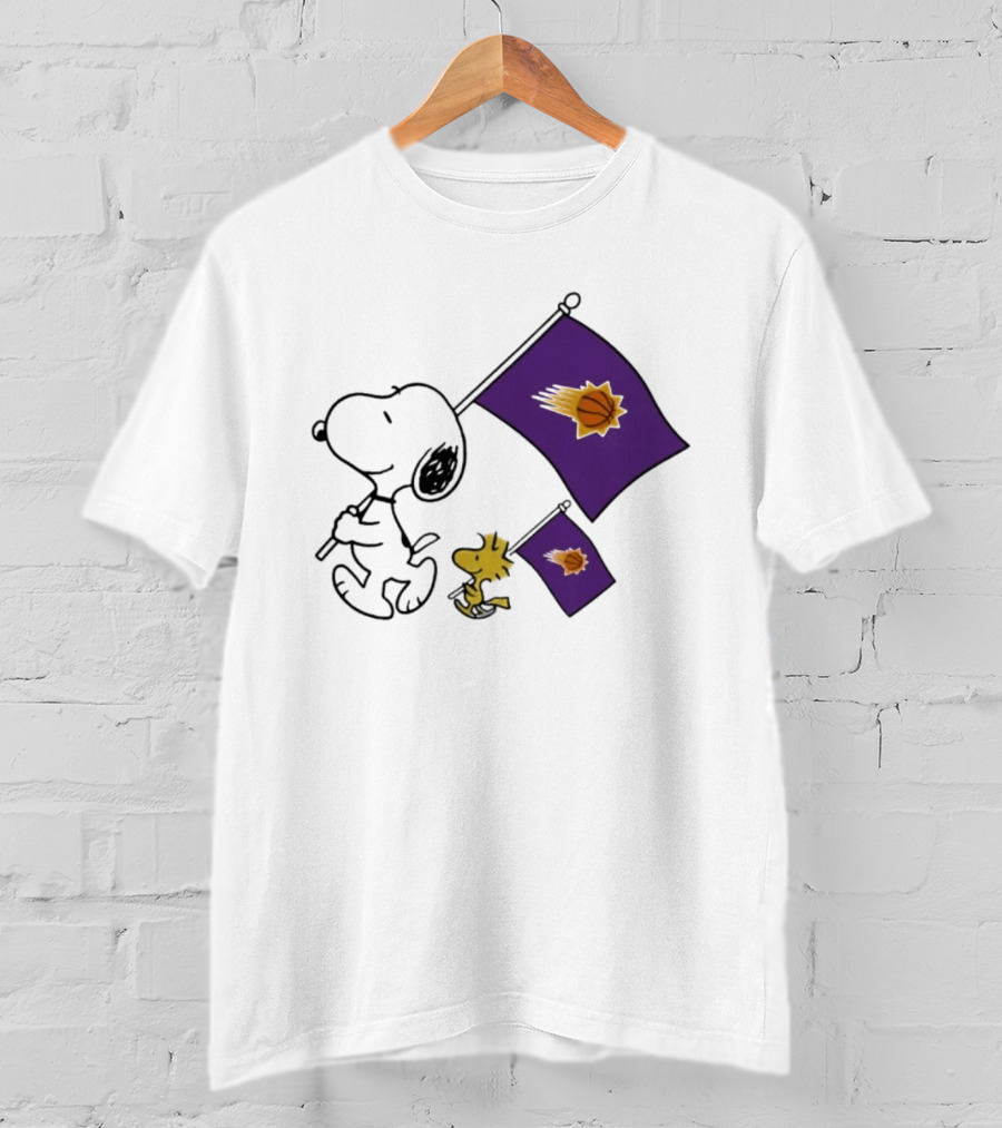 Phoenix Suns Snoopy Woodstock Holding Basketball Flag T-Shirt