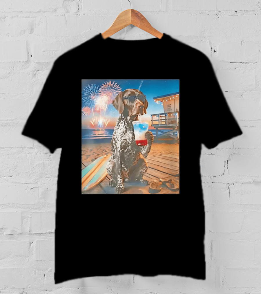 German Shorthaired Pointer Fourth Of July Fireworks Beach Party Surfboard Scene T-Shirt