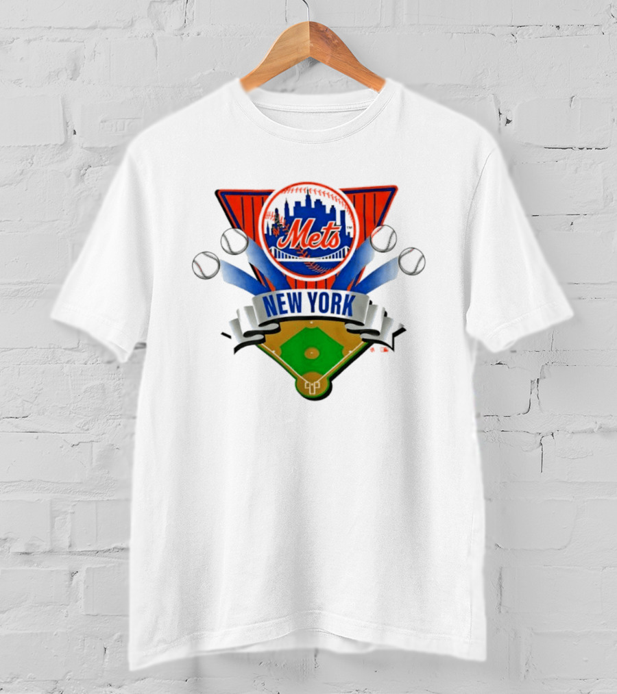 New York Mets Baseball Diamond Skyline And Bats T-Shirt