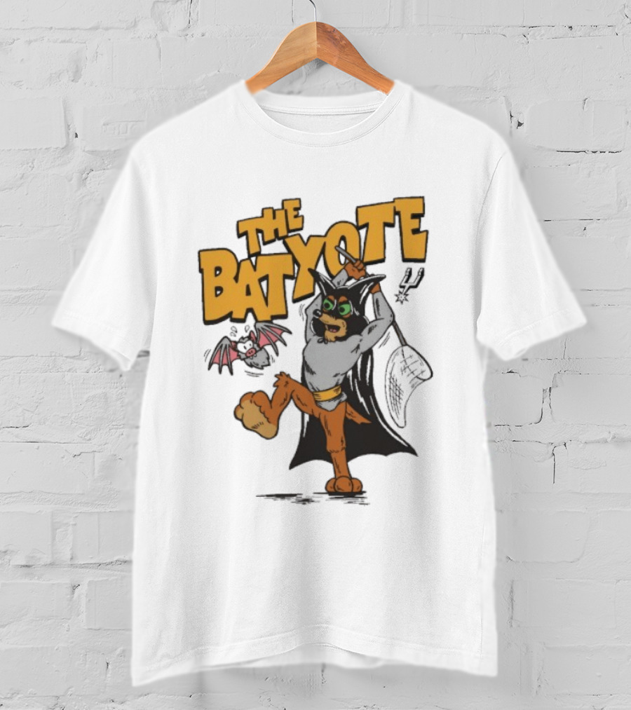 San Antonio Spurs The Batyote Character With Cape And Bat T-Shirt