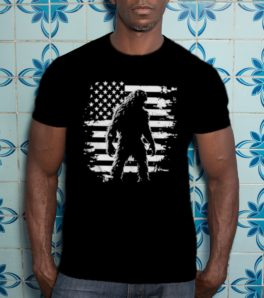 Bigfoot Sasquatch American Flag Independence Day Stars And Stripes T-Shirt