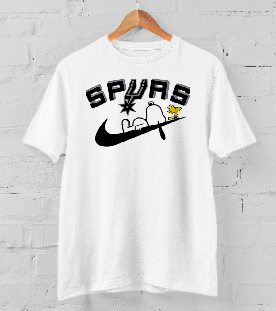 Snoopy Woodstock San Antonio Spurs Nike Logo Collaboration T-Shirt