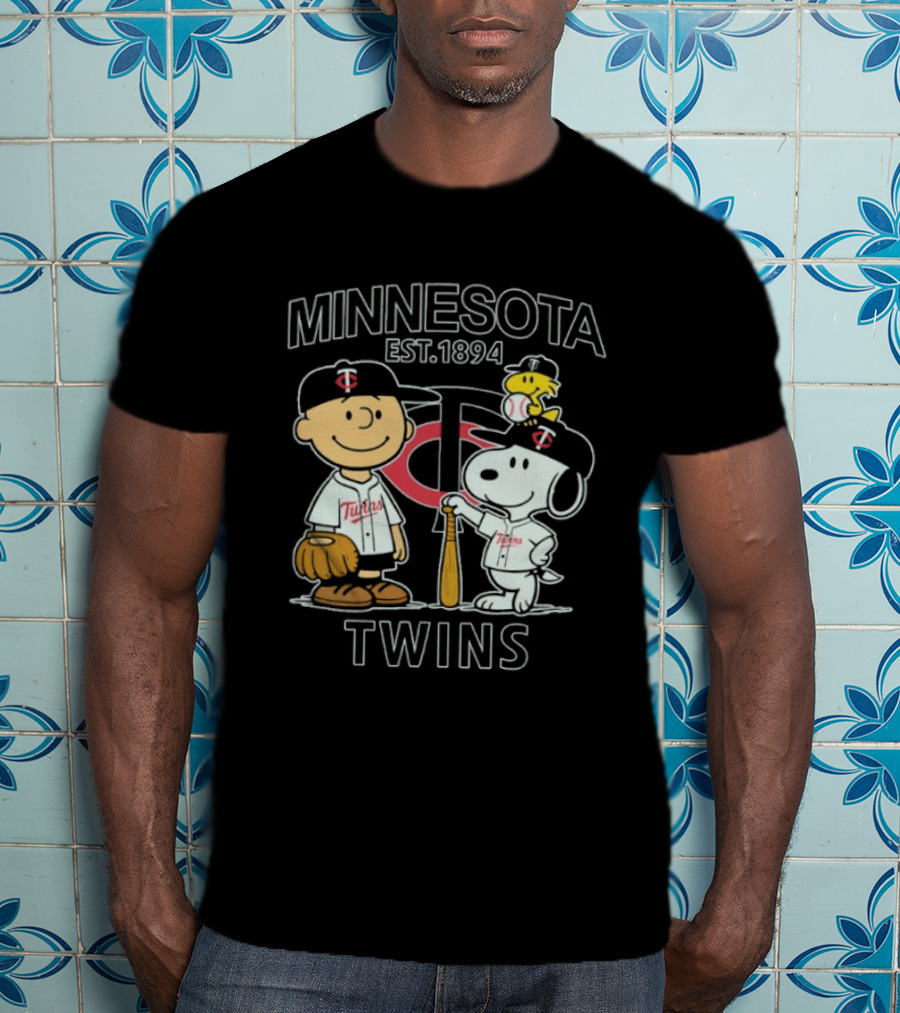 Minnesota Twins Est 1894 Snoopy Peanuts Baseball Charlie Brown Woodstock T-Shirt