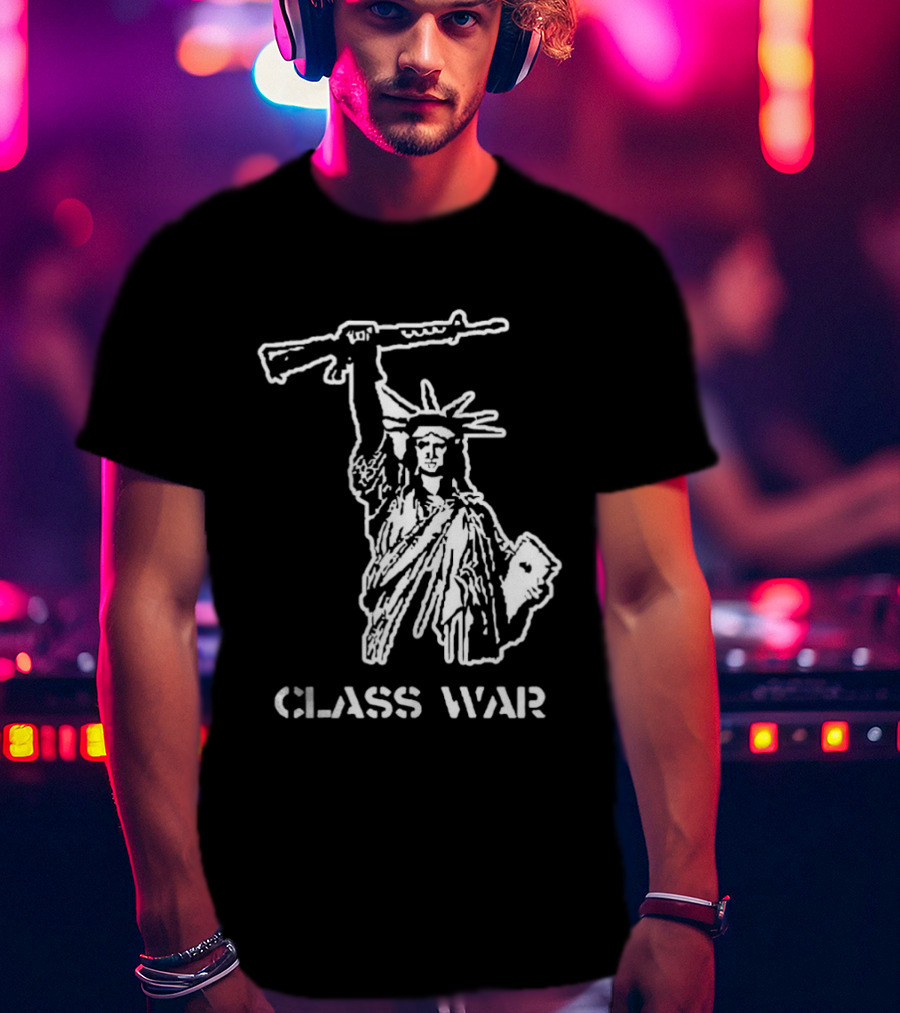 Statue Of Liberty AK 47 Class War New York USA T-Shirt