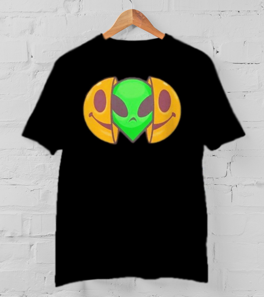 Grounded 2 Willow Alien In Halloween Jack O' Lantern Mask T-Shirt