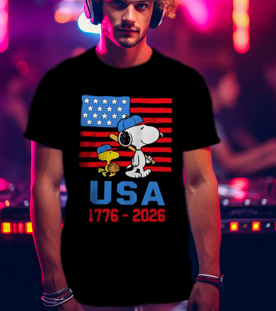 Snoopy Woodstock Peanuts USA Baseball American Flag 1776 2026 T-Shirt