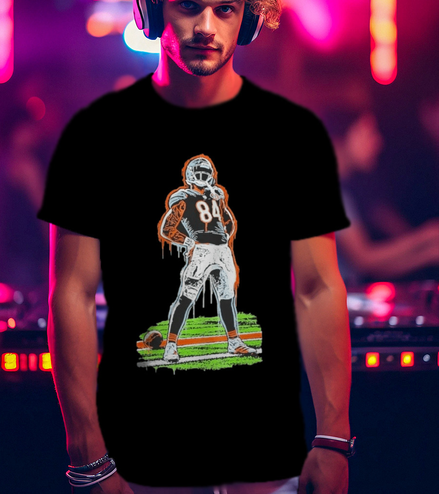 Chicago Bears Number 84 NFL Player Artwork Football Team Fan T-Shirt