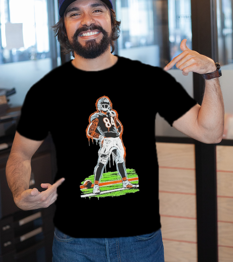 Chicago Bears Number 84 NFL Player Artwork Football Team Fan T-Shirt