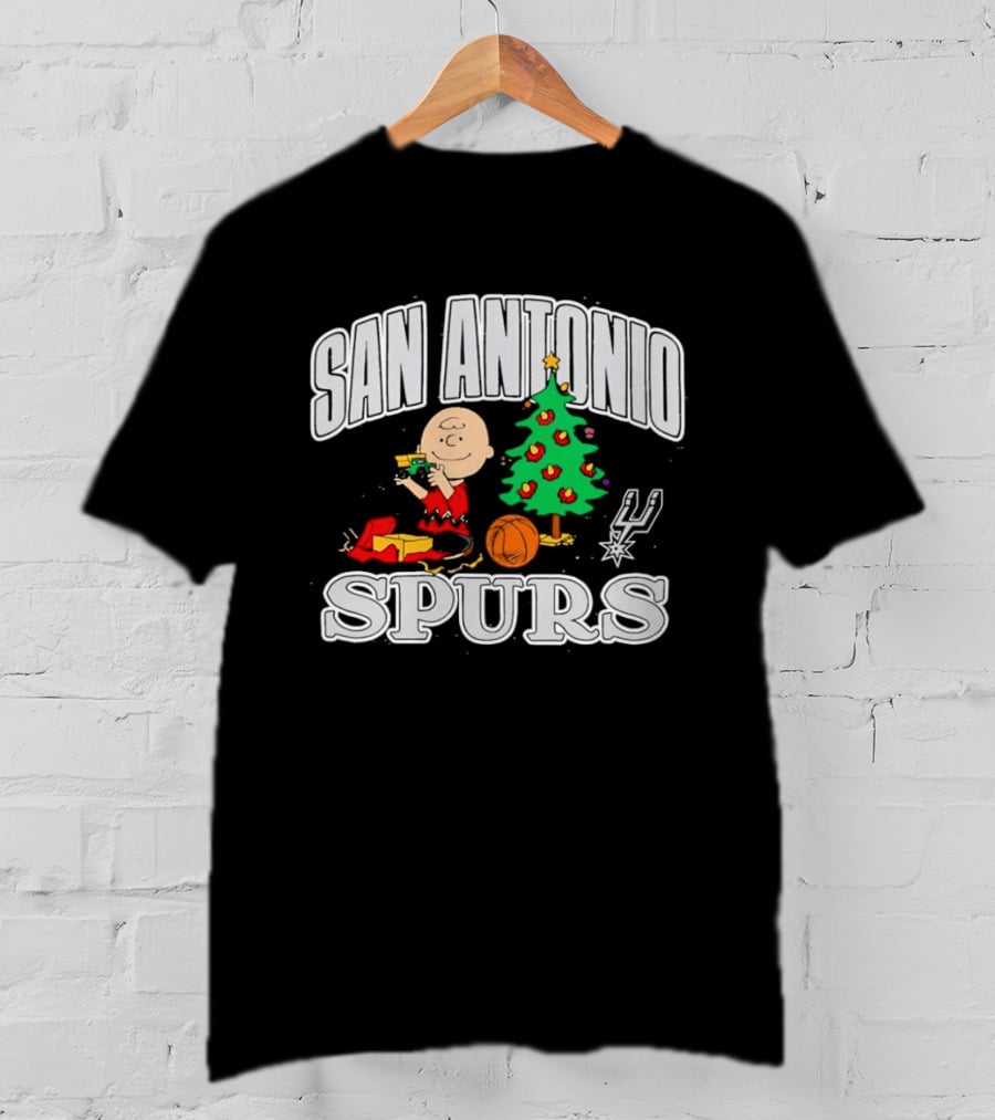 San Antonio Spurs Peanuts Charlie Brown Christmas Tree T-Shirt
