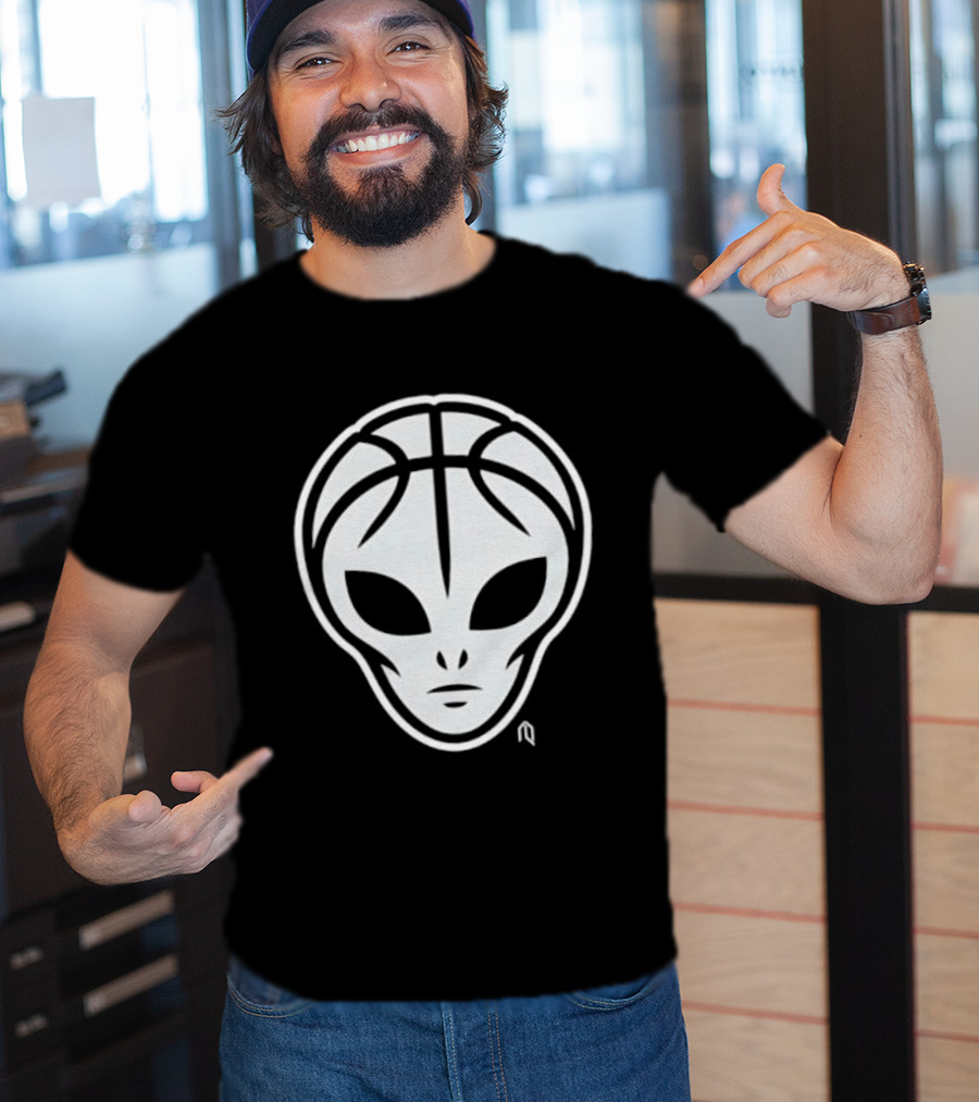 San Antonio Spurs Wemby Basketball Alien Face T-Shirt