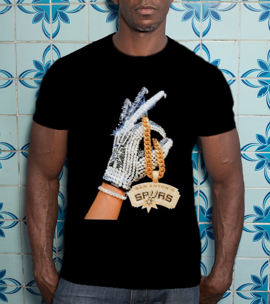 San Antonio Spurs Diamond Gold Glove And Pendant T-Shirt