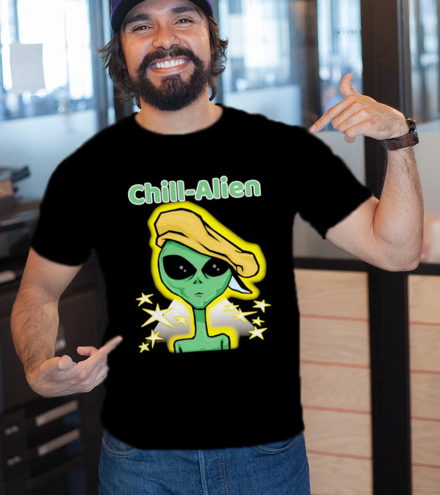 Chill Alien Beret Hat Stars Glow T-Shirt