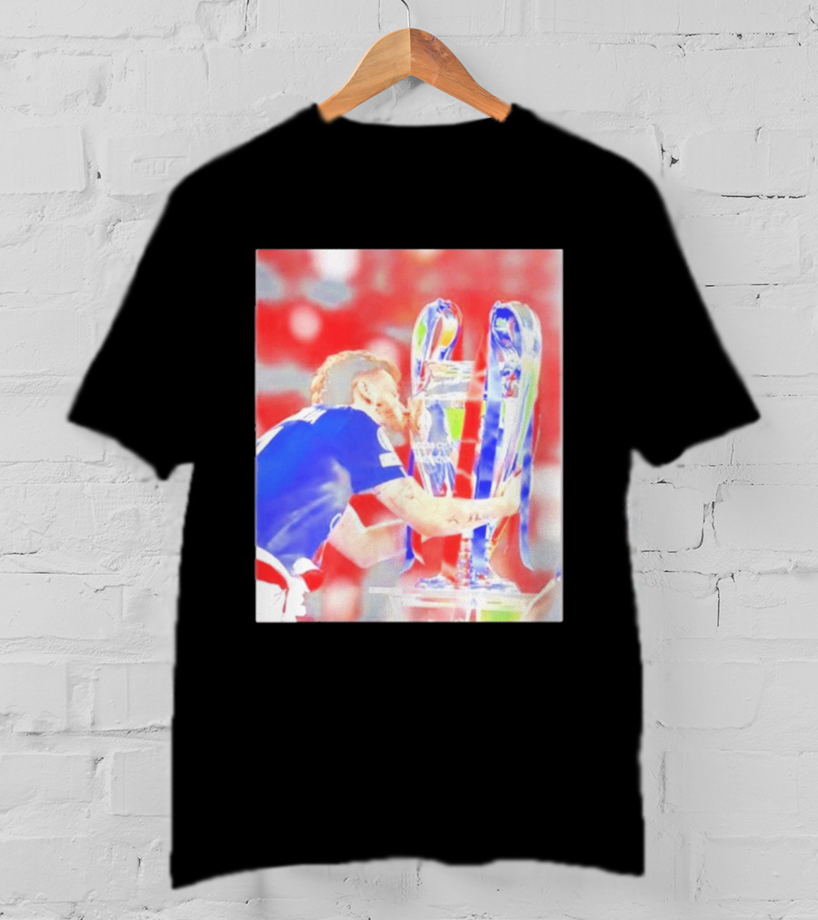 Khvicha Kvaratskhelia PSG UEFA Champions League Trophy Celebration T-Shirt