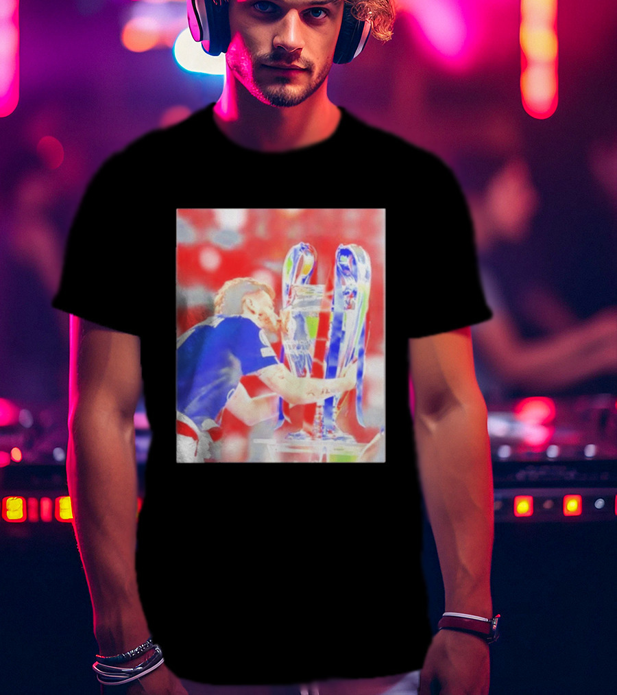 Khvicha Kvaratskhelia PSG UEFA Champions League Trophy Celebration T-Shirt