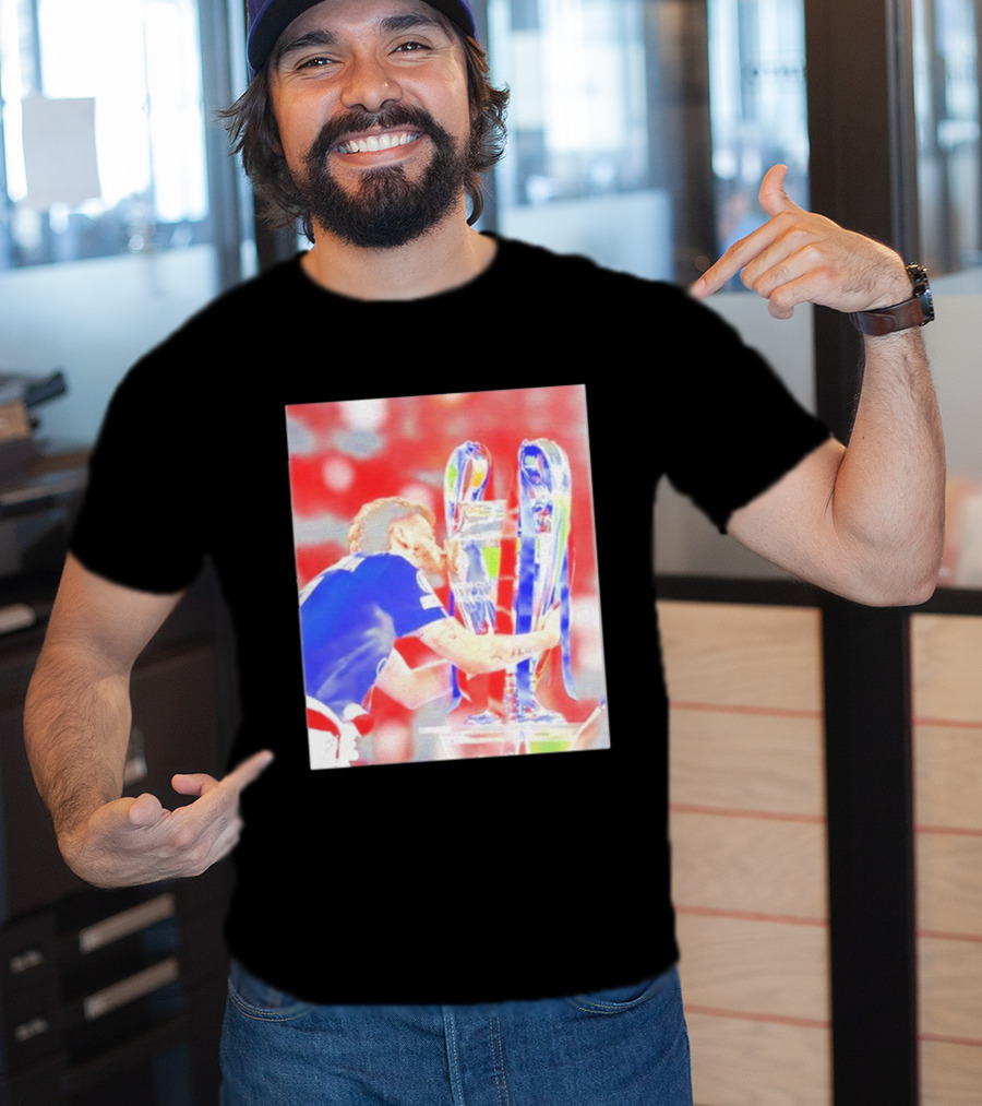 Khvicha Kvaratskhelia PSG UEFA Champions League Trophy Celebration T-Shirt