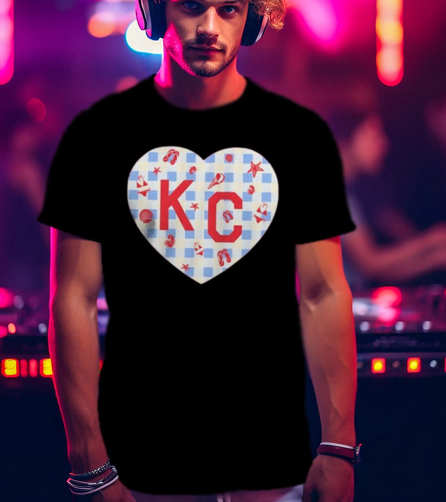 KC Heart Summertime Oatmeal Checkered Seashells And Starfish T-Shirt