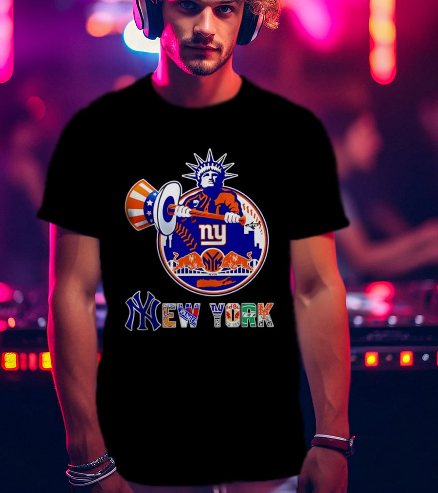 NY Yankees Mets Knicks Rangers Giants Statue Of Liberty New York Sports T-Shirt