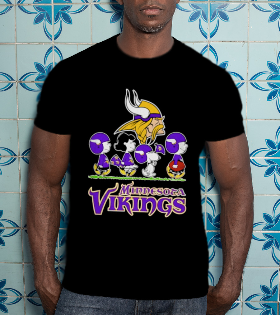 Peanuts Snoopy Minnesota Vikings Characters NFL Team Collaboration T-Shirt