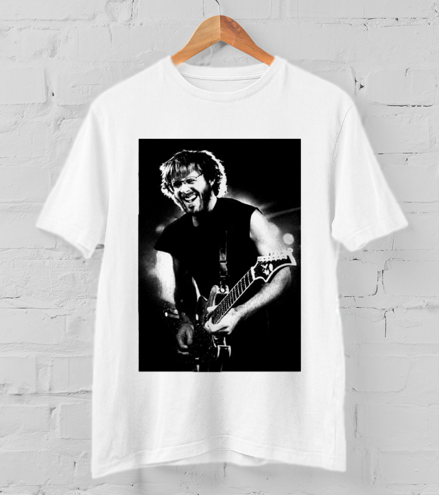 Phish Trey Anastasio Iconic Live Performance Guitarist Black And White Image T-Shirt