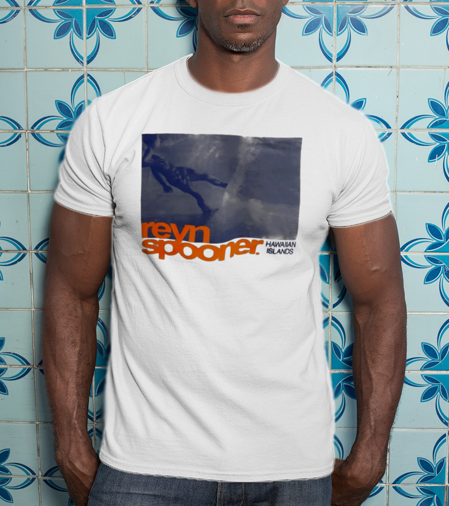 Reyn Spooner Hawaiian Islands Surfing Waves T-Shirt