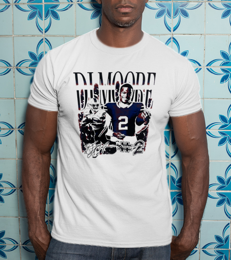 DJ Moore #2 Football Player Portrait Signature T-Shirt