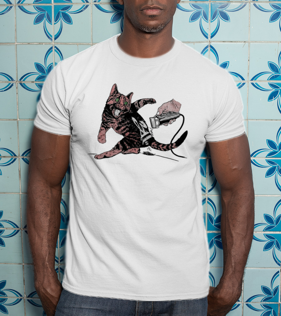 Shaving Cat Crazy Tabby Pet Grooming Clipper Reaction T-Shirt