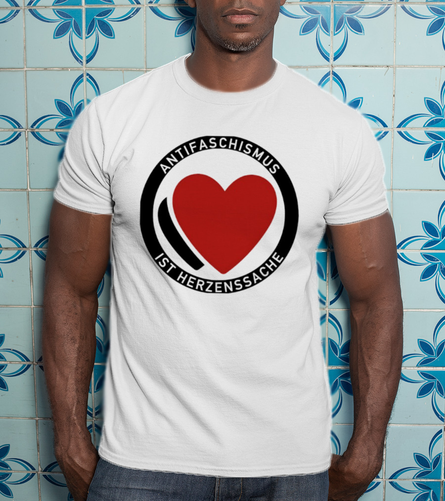 Antifaschismus Ist Herzenssache Symbol Rotes Herz Antifa T-Shirt