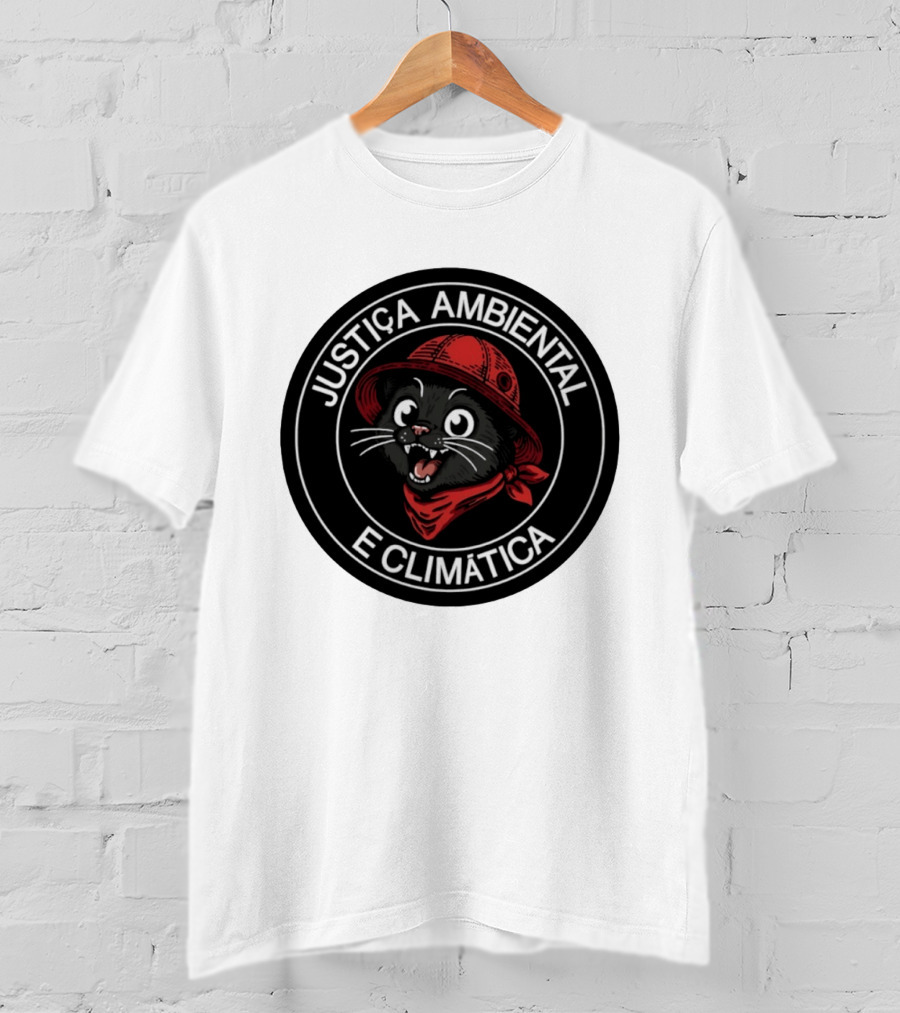 Justiça Ambiental E Climática Black Cat In Red Helmet And Bandana T-Shirt