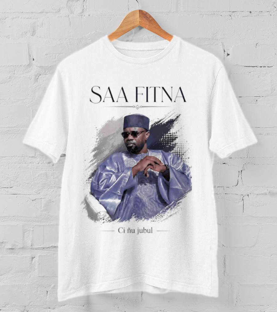 Saa Fitna Ci Nu Jubul Senegal Politics Blue Robe Man T-Shirt