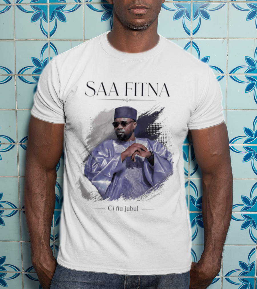 Saa Fitna Ci Nu Jubul Senegal Politics Blue Robe Man T-Shirt