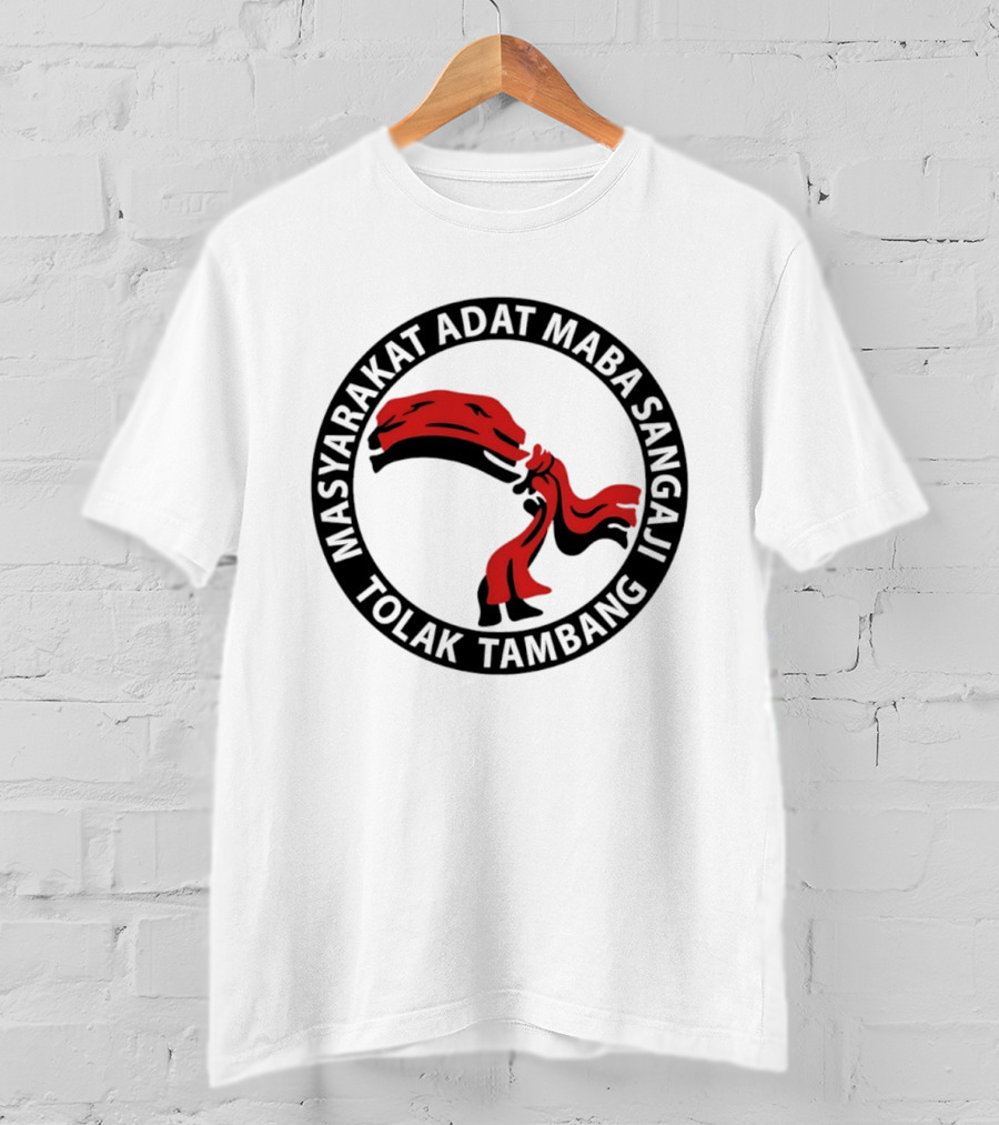 Masyarakat Adat Maba Sangaji Tolak Tambang Red Scarf T-Shirt