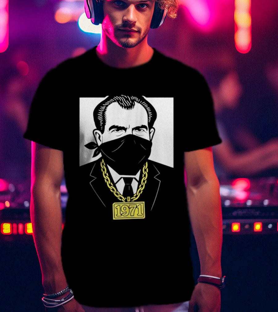 Richard Nixon 1971 Bandana Gold Chain T-Shirt