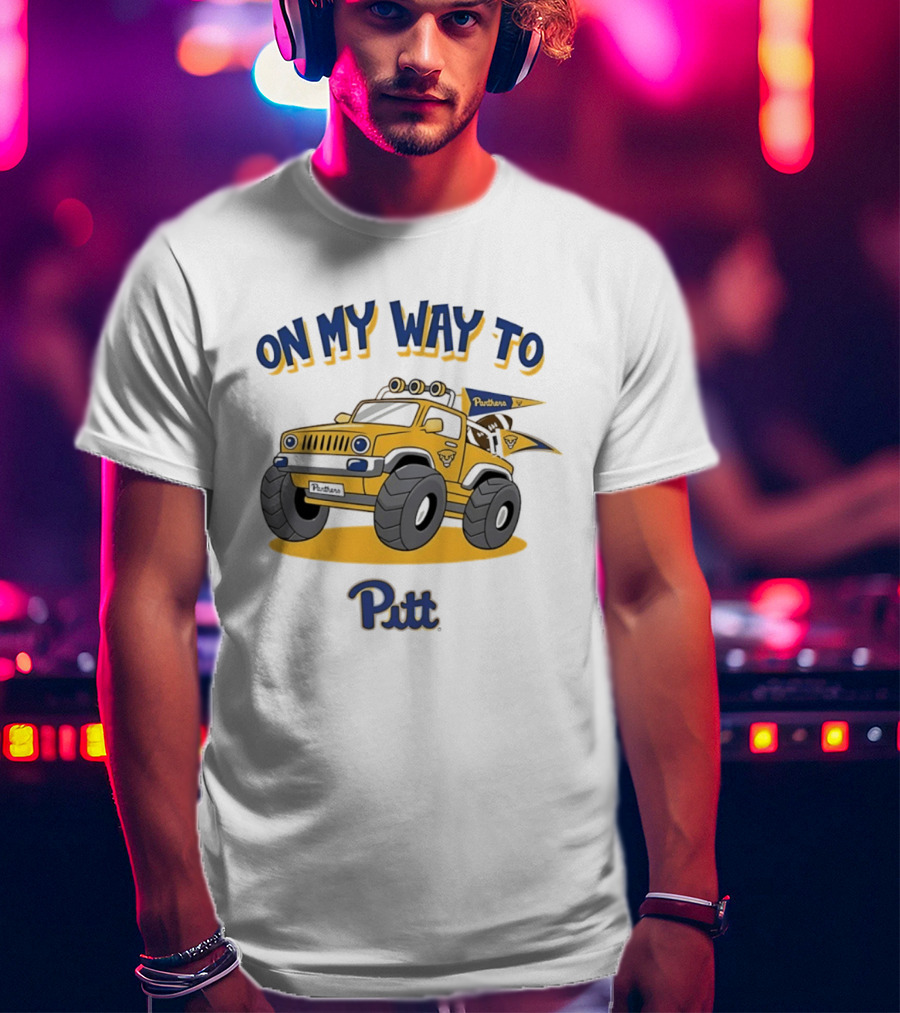 On My Way To Pitt Panthers Jeep With Flags And Tires T-Shirt