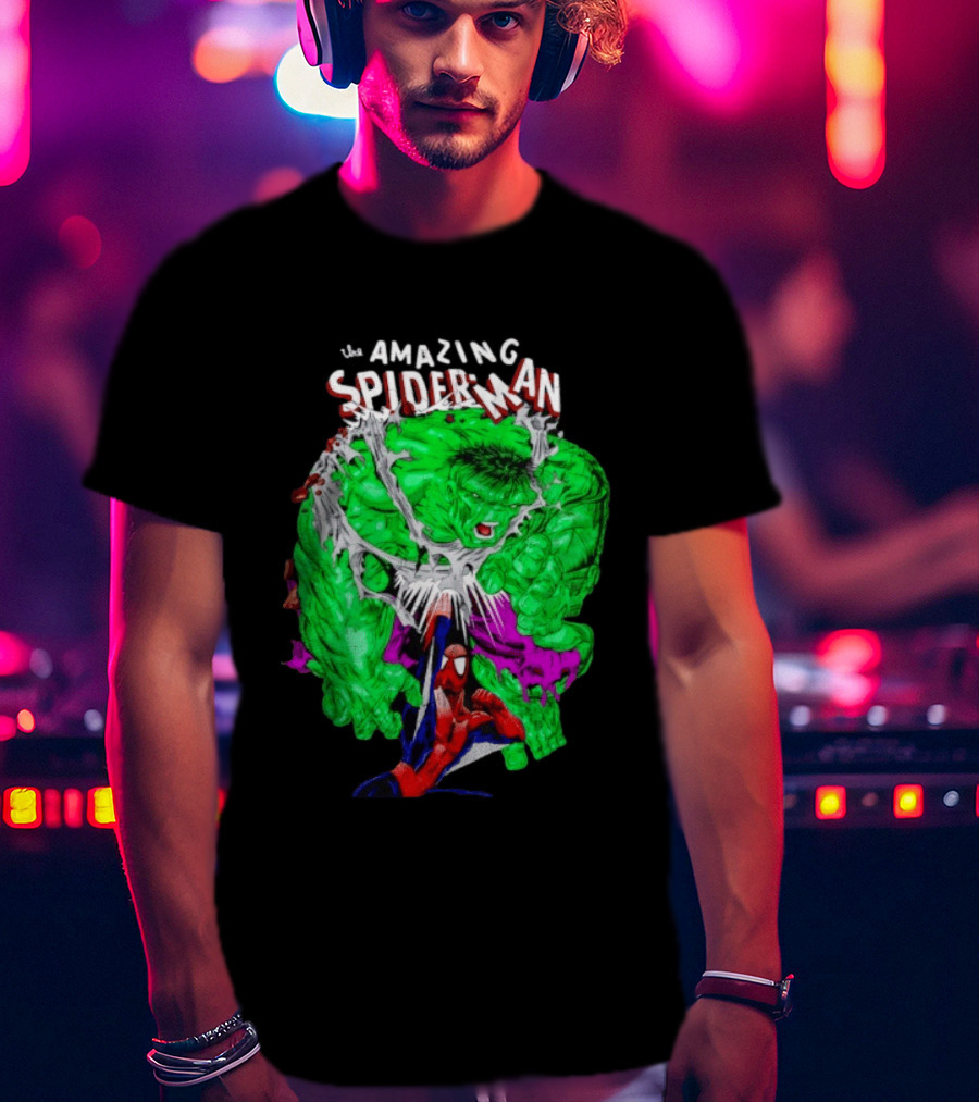 The Amazing Spider Man The Incredible Hulk Comic Style Showdown T-Shirt